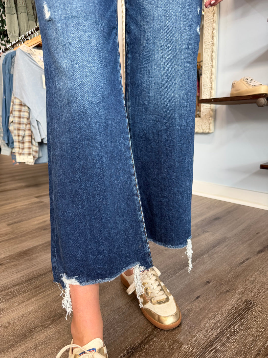 "Monna" Dark Cropped Denim