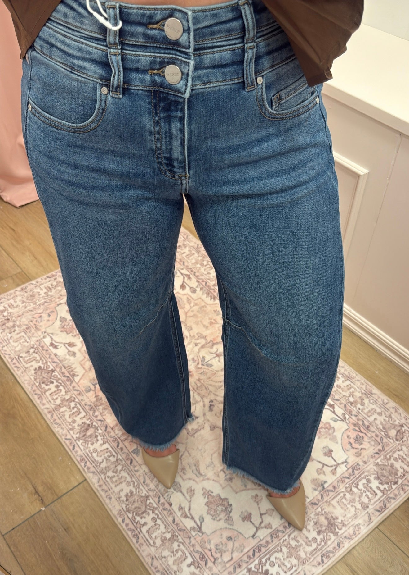 "Aubrey" Barrel Leg Risen Jeans