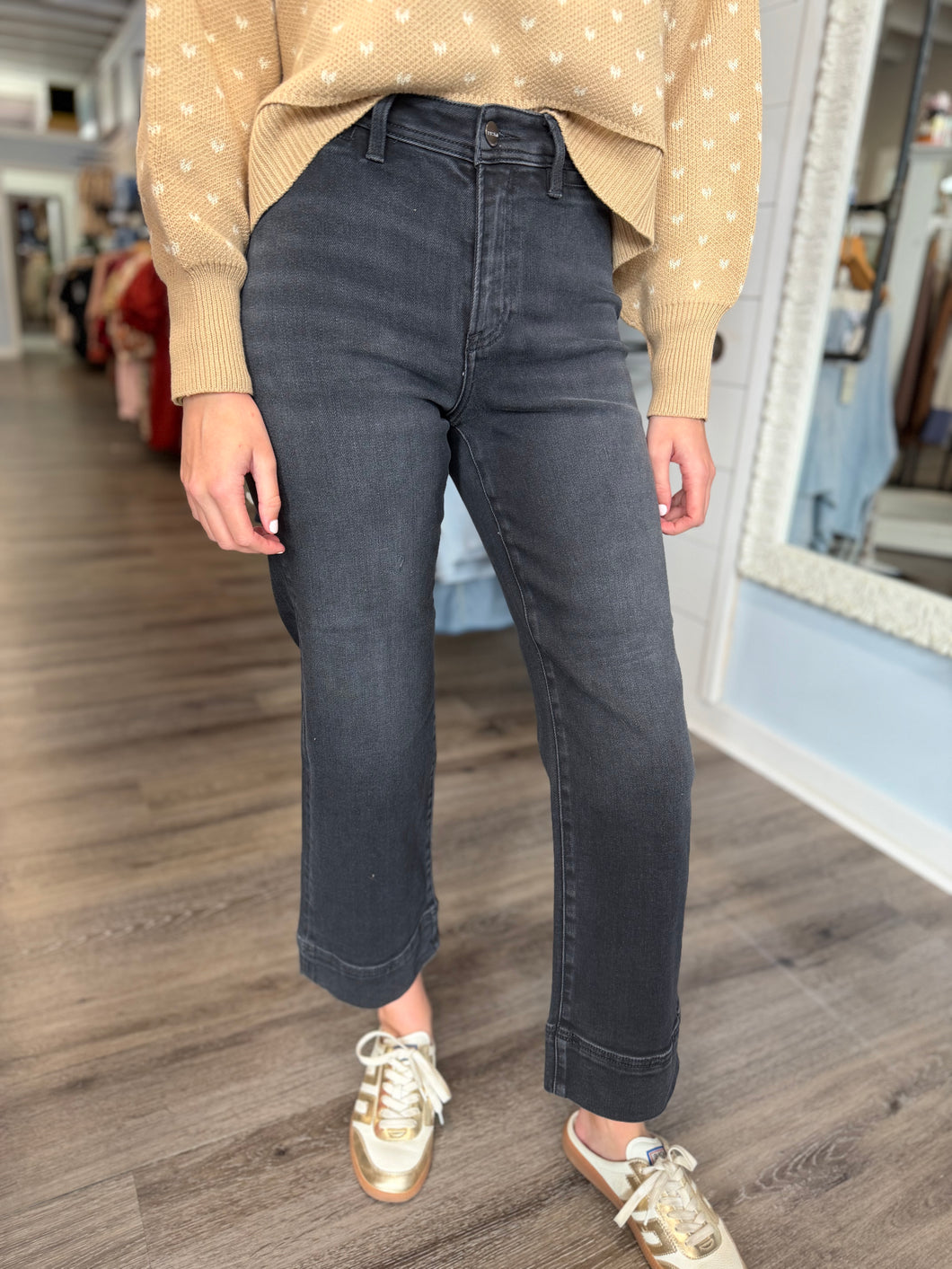 "Mila" Washed Black Crop Denim