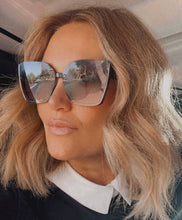DAX Eyewear: Athena