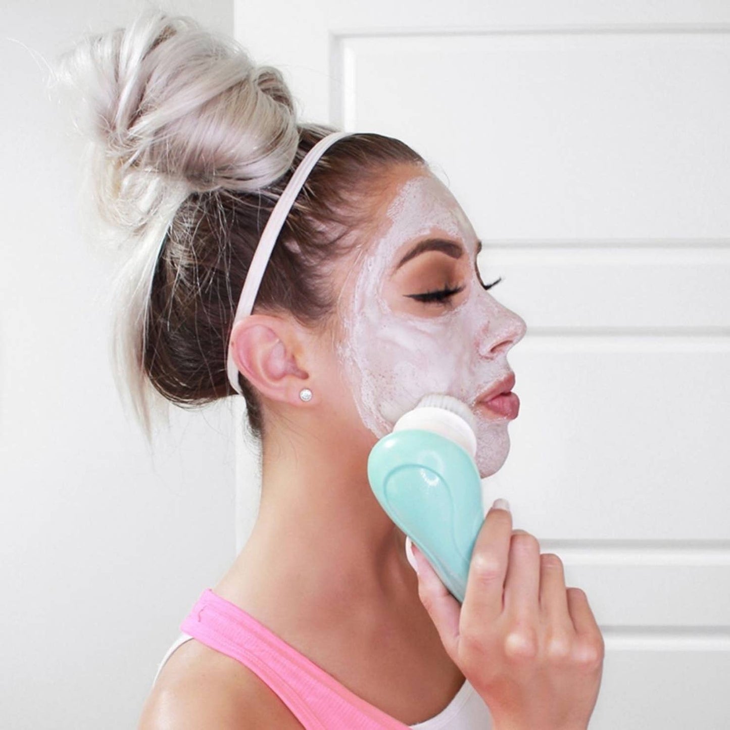 Cora 3 Facial Cleansing Brush with Travel Case
